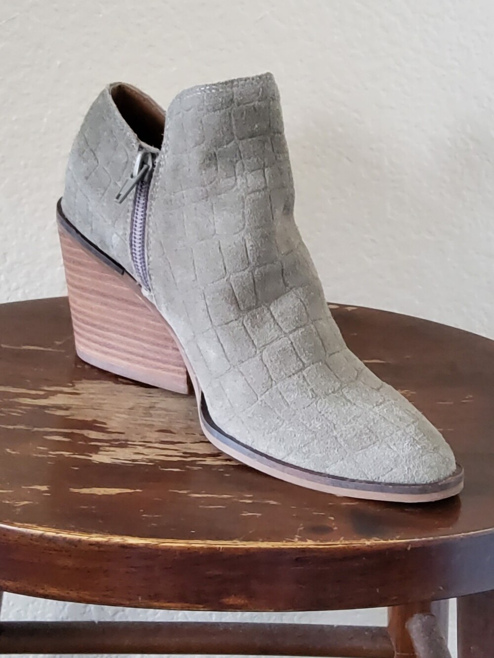 Lucky Brand Saucie Olive Green Suede Ankle Booties - Size 6.5M NWOB​
